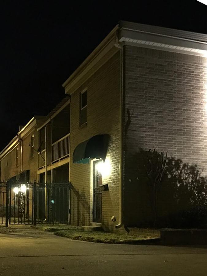 Centrally Located 3Br Overton Square Fast Wifi Free Parking Yes Pets Memphis Luaran gambar