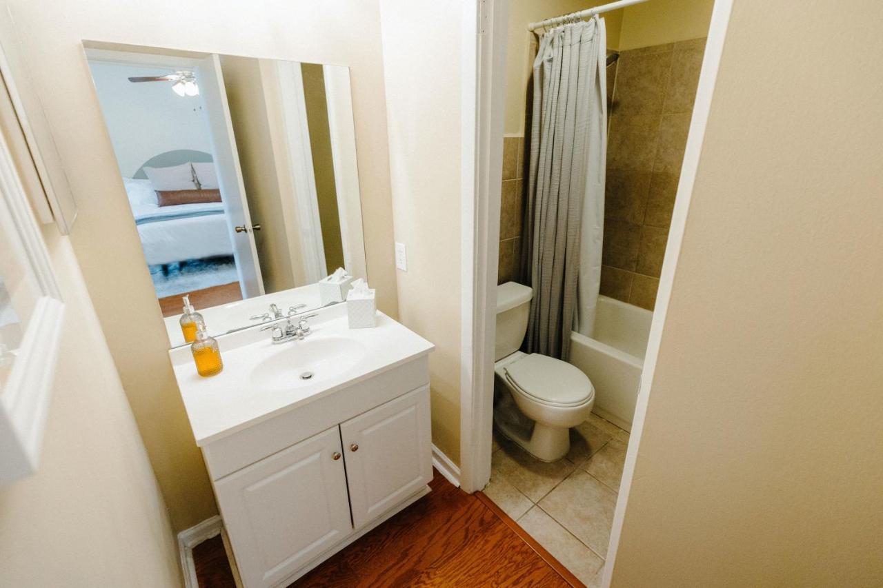 Centrally Located 3Br Overton Square Fast Wifi Free Parking Yes Pets Memphis Luaran gambar